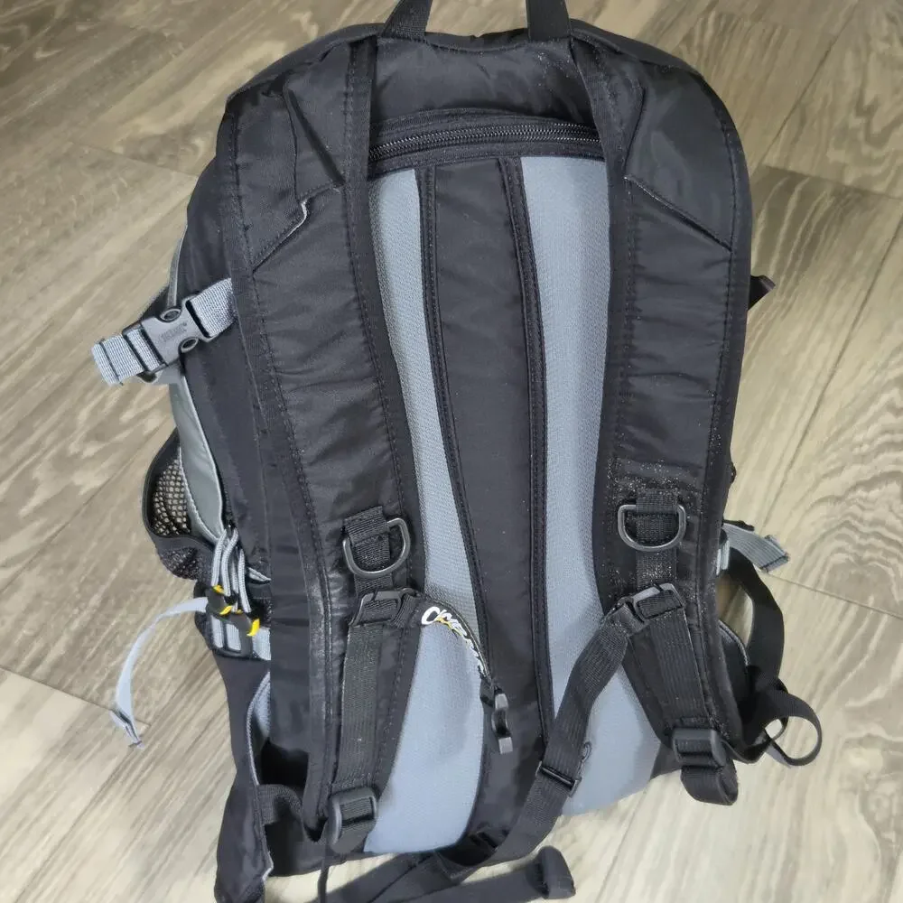 CamelBak Trailblazer Hydration Backpack Reservoir Hiking Biking Outdoor Pack